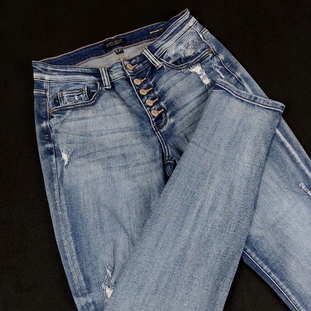 Judy Blue Boyfriend Fit Button Fly Jean Women's 5/27 (Fit 30x32.5) Distressed